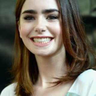 Lilly Collins